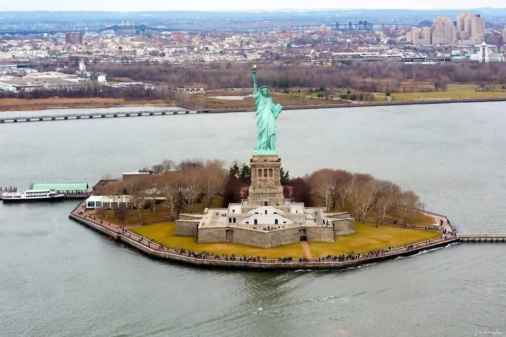 Apartment Swj Btm G, 1 And 2 - Save On 2Day+ Stays_6Br Triplex New York United States